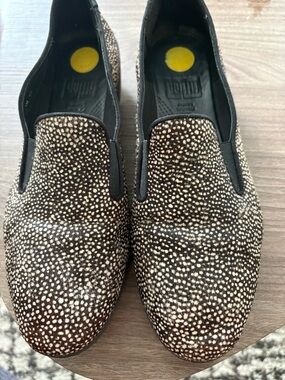 Men's Slip-On Loafers in Black and Cream – Stylish Dotted Pattern